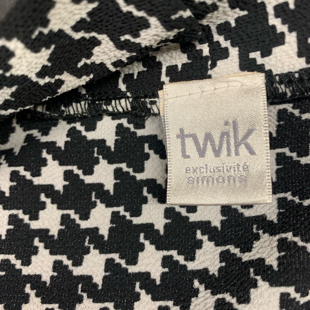 Twik Black and White Houndstooth Blouse - Picture 3 of 4